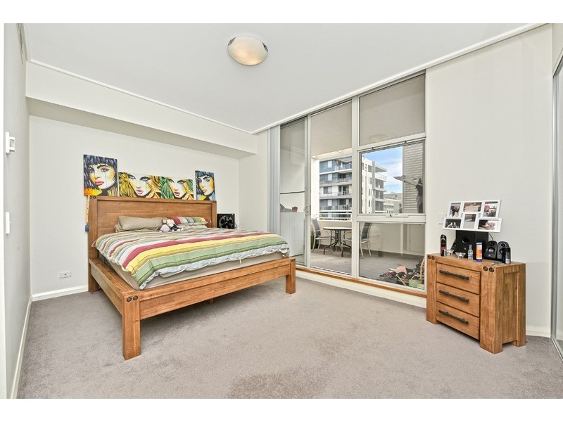 424/8 Stromboli Strait, Wentworth Point NSW 2127