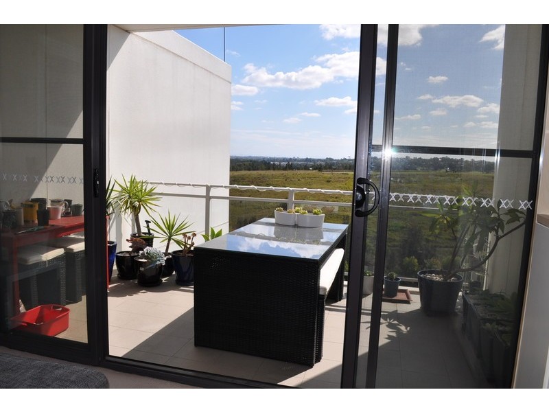 802/25 Hill Road, Wentworth Point NSW 2127