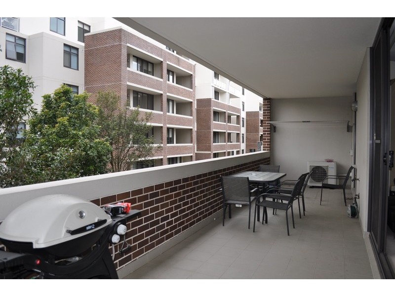 211/27 Hill Road, Wentworth Point NSW 2127