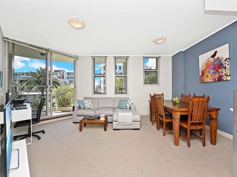 211/1 The Piazza, Wentworth Point NSW 2127