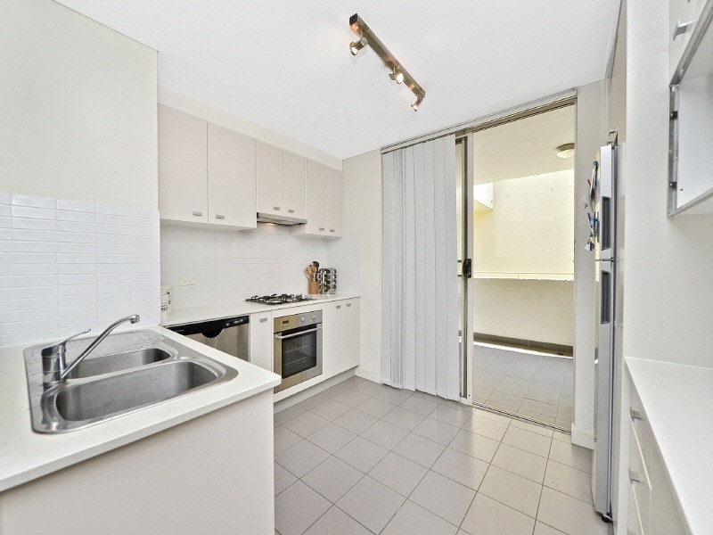 211/4 Stromboli Strait, Wentworth Point NSW 2127