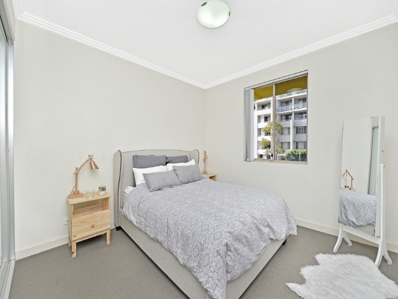 211/4 Stromboli Strait, Wentworth Point NSW 2127