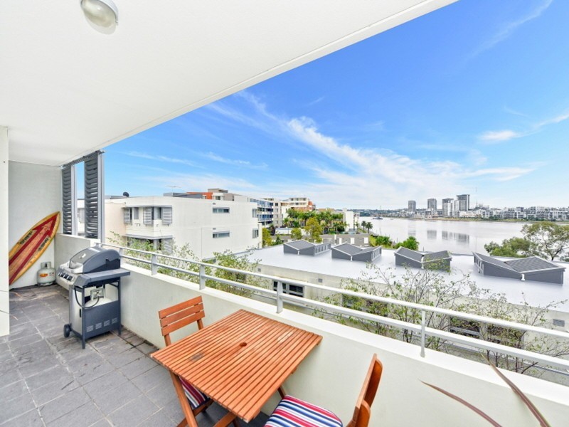421/25 Bennelong Parkway, Wentworth Point NSW 2127
