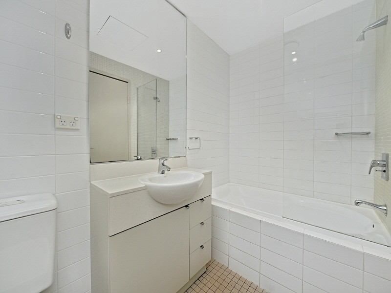 123/25 Bennelong Parkway, Wentworth Point NSW 2127