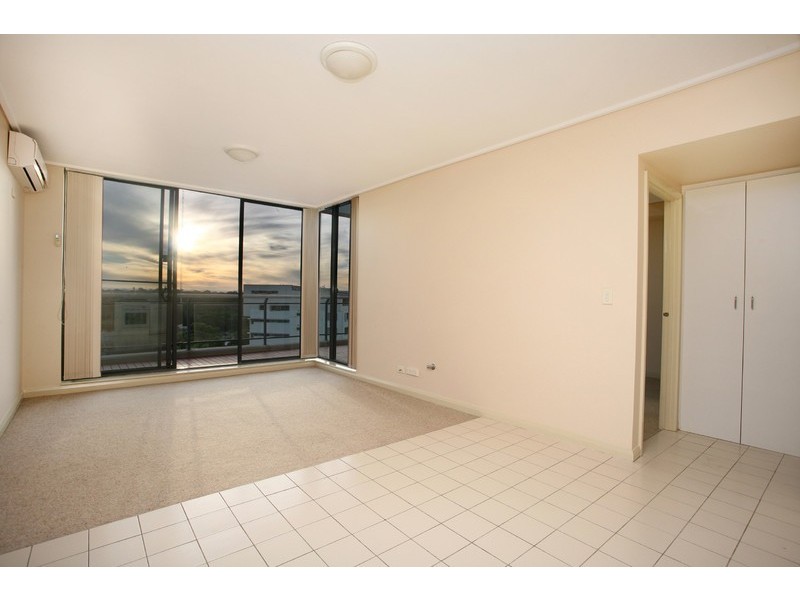 100/27 ‘Mariners Cove’ Bennelong Parkway, Wentworth Point NSW 2127