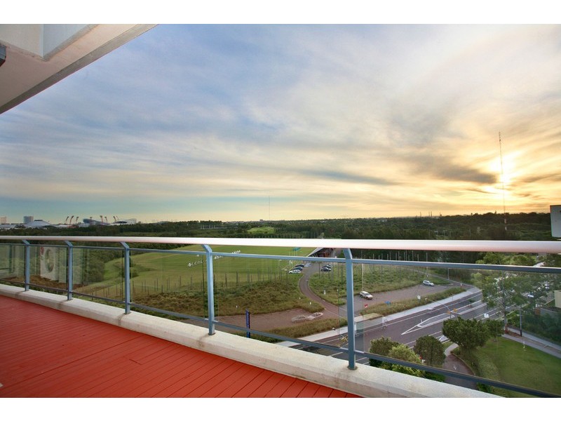 100/27 ‘Mariners Cove’ Bennelong Parkway, Wentworth Point NSW 2127