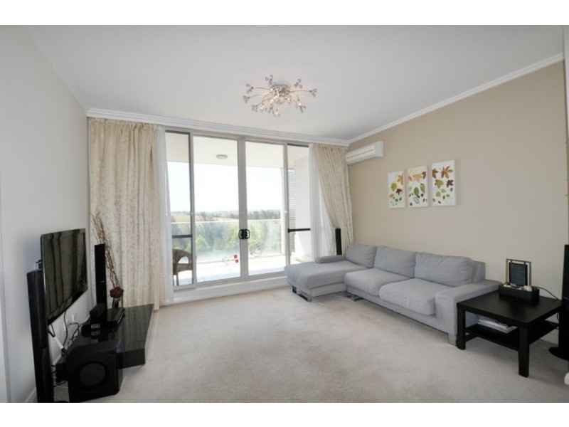682/33 Hill Road, Wentworth Point NSW 2127