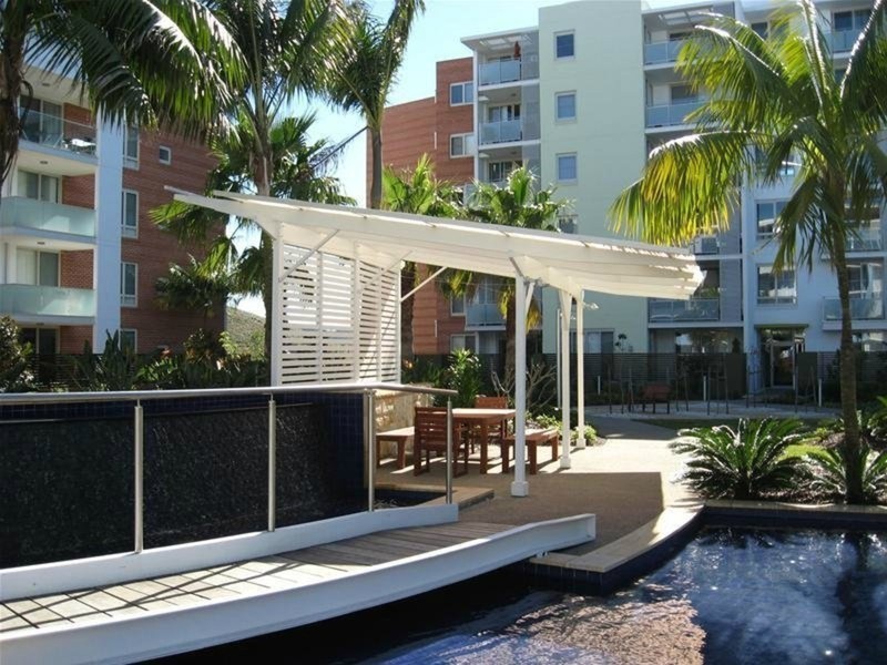 682/33 Hill Road, Wentworth Point NSW 2127