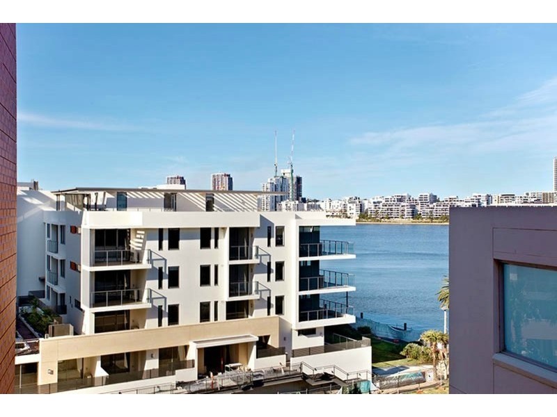 647/2 The Crescent, Wentworth Point NSW 2127