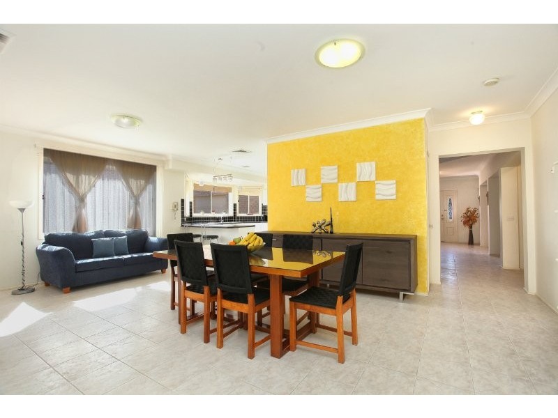 9 Hadlow Close, Beaumont Hills NSW 2155