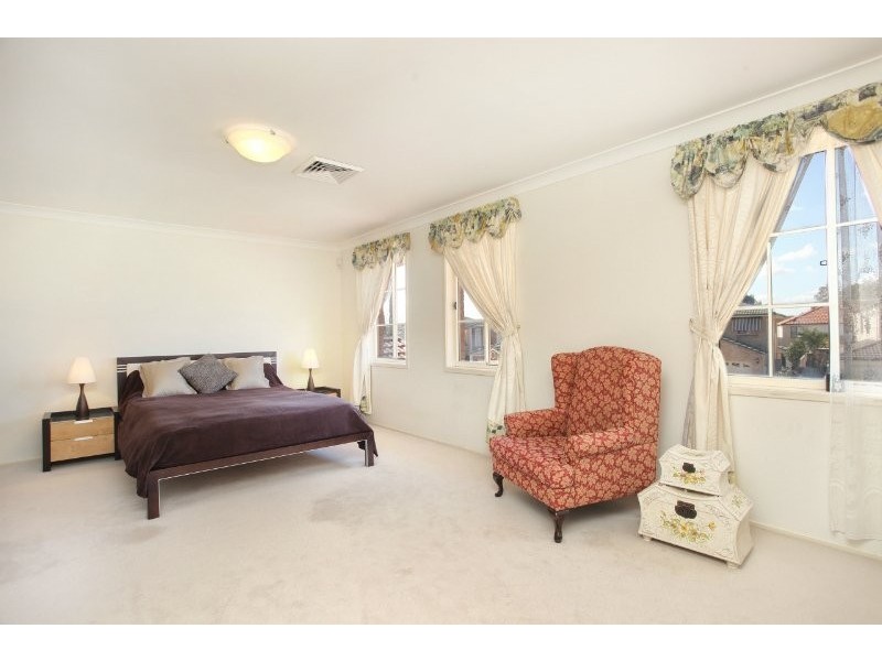 9 Hadlow Close, Beaumont Hills NSW 2155