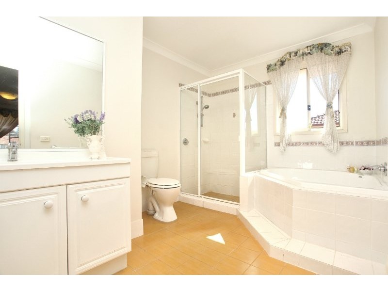 9 Hadlow Close, Beaumont Hills NSW 2155