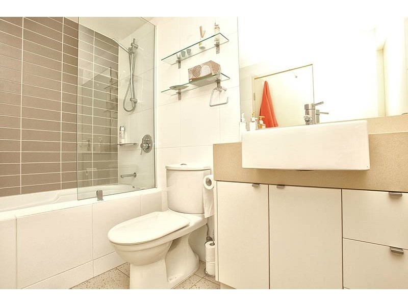 575/4 The Crescent “Valencia”, Wentworth Point NSW 2127