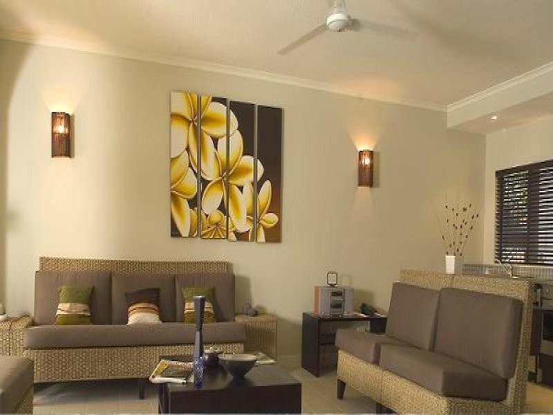 81 Cedar Rd, Palm Cove QLD 4879