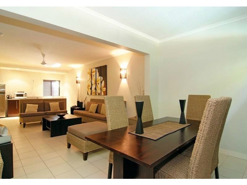 81 Cedar Rd, Palm Cove QLD 4879