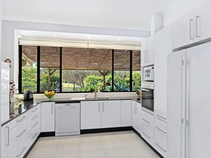 9 Liza Close, Fountaindale NSW 2258