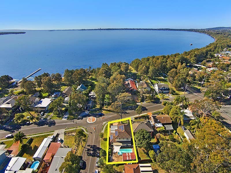 228 Lakedge Ave, Berkeley Vale NSW 2261