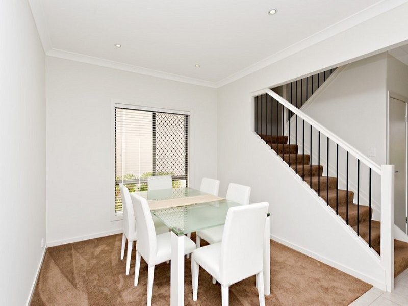 15 Crowcombe Place, Carseldine QLD 4034