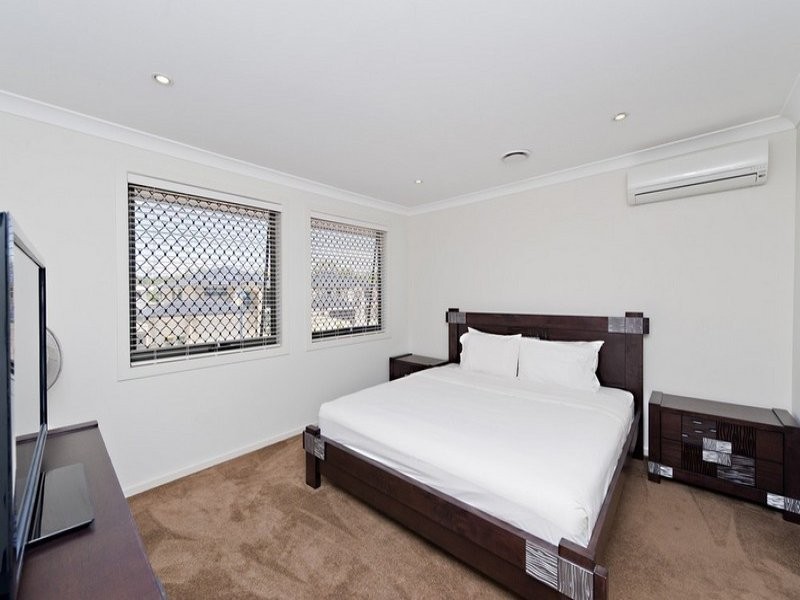 15 Crowcombe Place, Carseldine QLD 4034