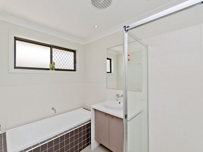 15 Crowcombe Place, Carseldine QLD 4034