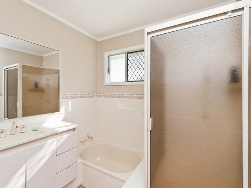 18 Strathdale Street, Aspley QLD 4034