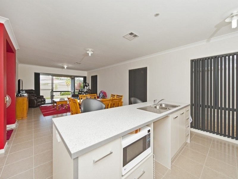 51 Lillydale Street, Carseldine QLD 4034