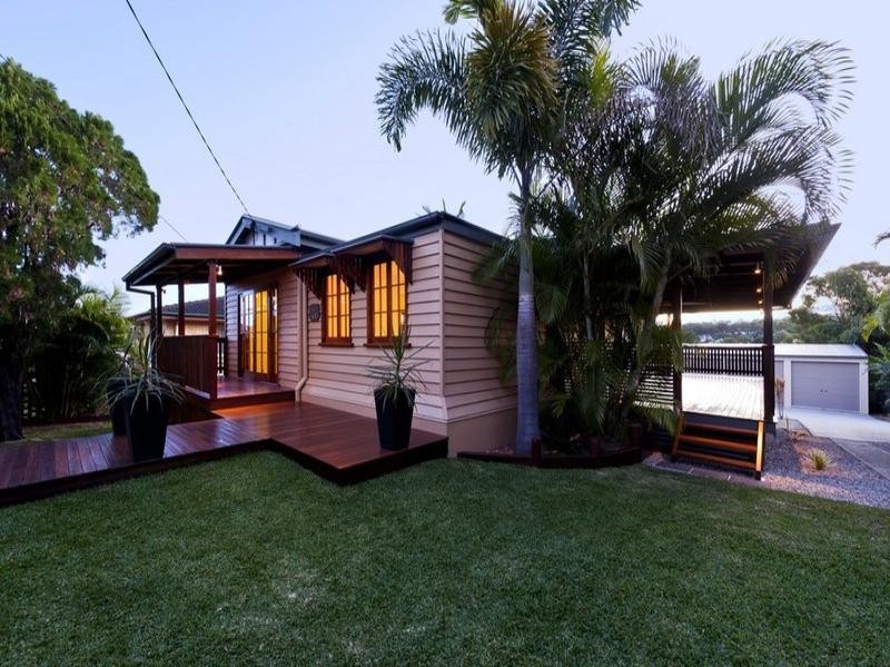 74 Maundrell Terrace, Chermside West QLD 4032