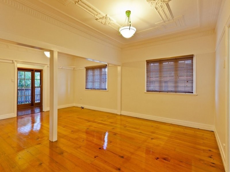 74 Maundrell Terrace, Chermside West QLD 4032