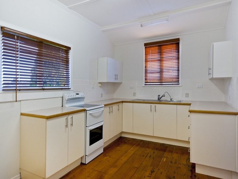 74 Maundrell Terrace, Chermside West QLD 4032