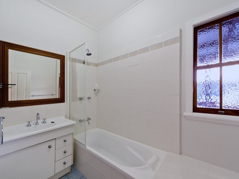 74 Maundrell Terrace, Chermside West QLD 4032