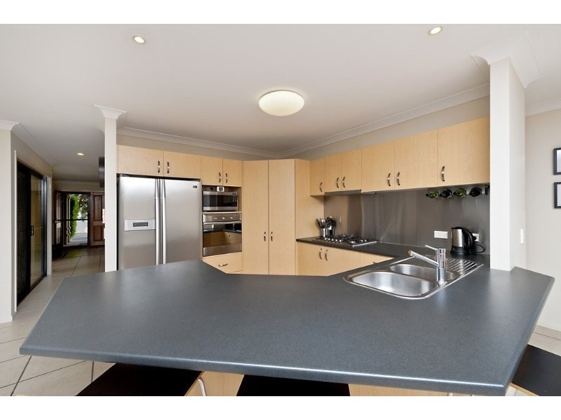 166 Saturn Cres, Bridgeman Downs QLD 4035