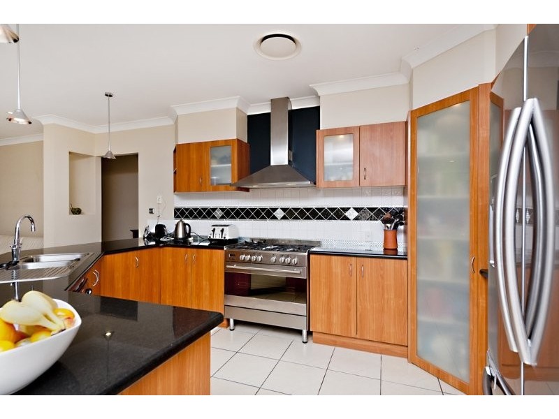 6 Estonia Avenue, Bridgeman Downs QLD 4035