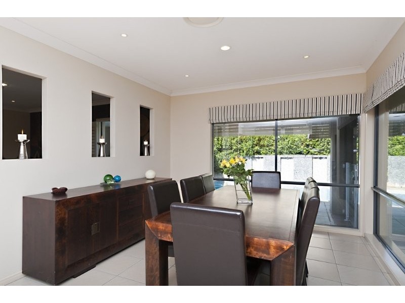 6 Estonia Avenue, Bridgeman Downs QLD 4035