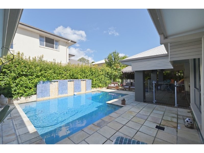 6 Estonia Avenue, Bridgeman Downs QLD 4035