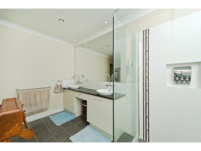6 Estonia Avenue, Bridgeman Downs QLD 4035