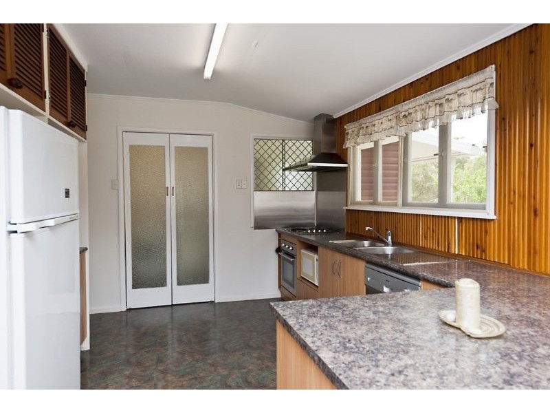 11 Whittaker Street, Chermside West QLD 4032