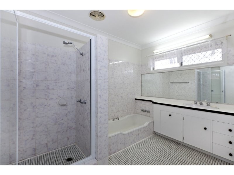 584 Robinson Road West, Aspley QLD 4034