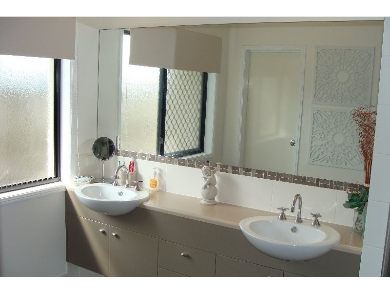 20 Laguna Place, Bridgeman Downs QLD 4035