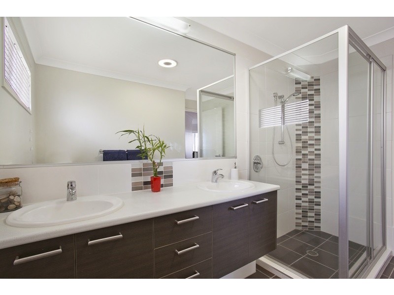 65 Dove Tree Crescent, Sinnamon Park QLD 4073