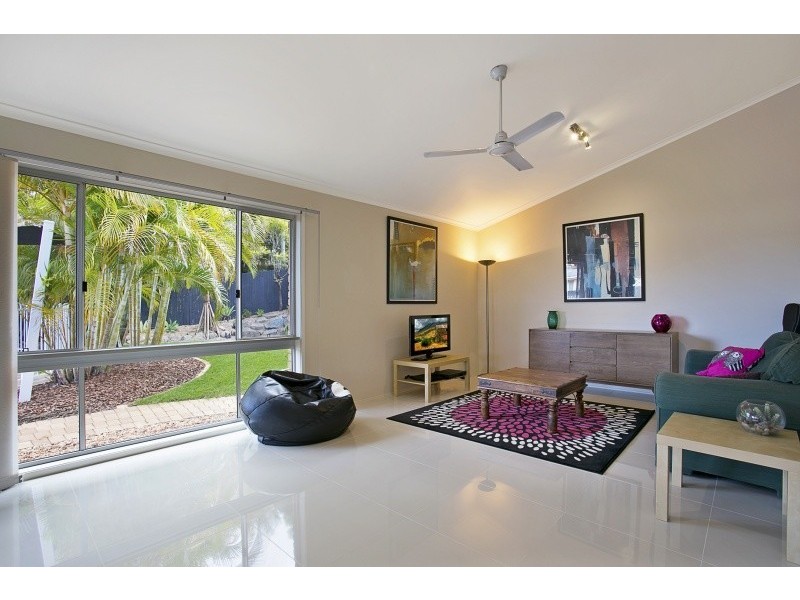 4 Peach Place, Middle Park QLD 4074