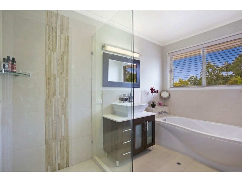 4 Peach Place, Middle Park QLD 4074