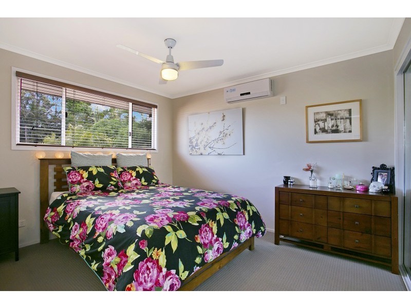 4 Peach Place, Middle Park QLD 4074