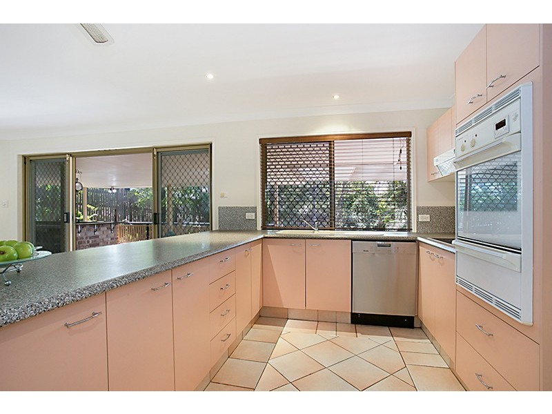 52 Northbrook St, Sinnamon Park QLD 4073