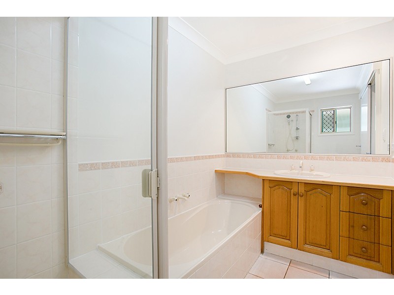 52 Northbrook St, Sinnamon Park QLD 4073