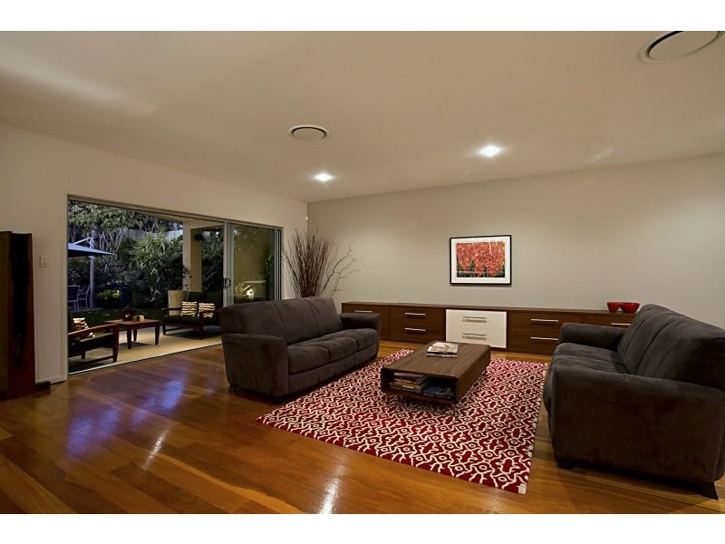 Seventeen Mile Rocks QLD 4073