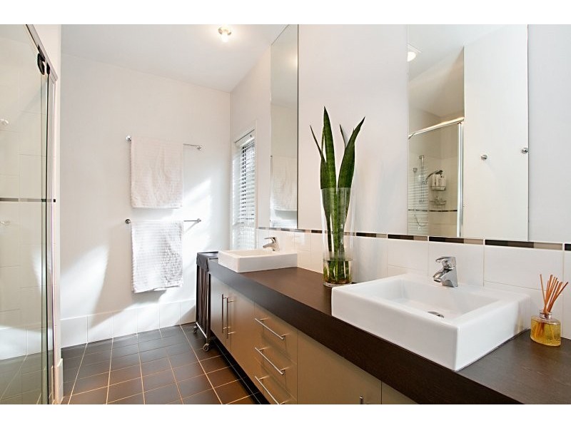 Seventeen Mile Rocks QLD 4073