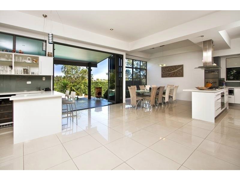 Seventeen Mile Rocks QLD 4073