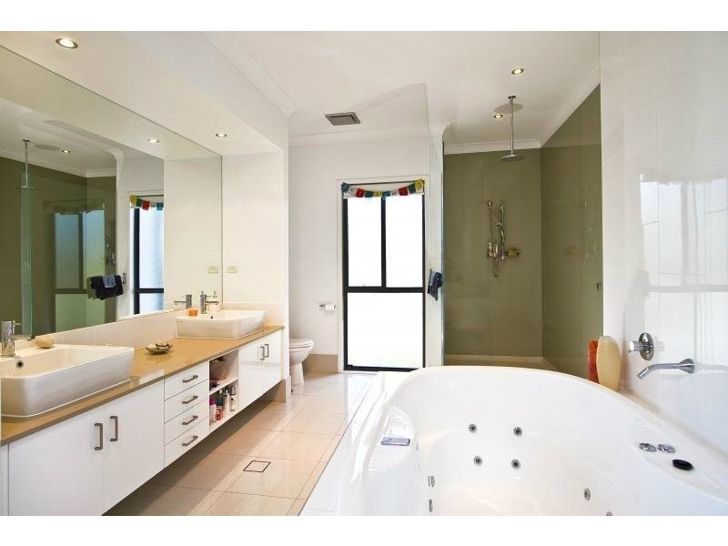 Seventeen Mile Rocks QLD 4073