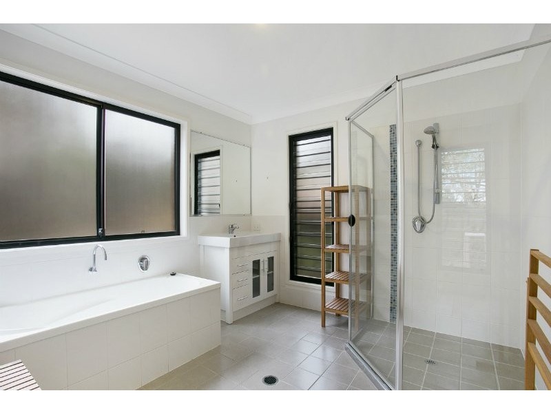 Seventeen Mile Rocks QLD 4073