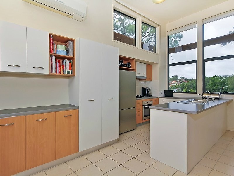 Mount Ommaney QLD 4074